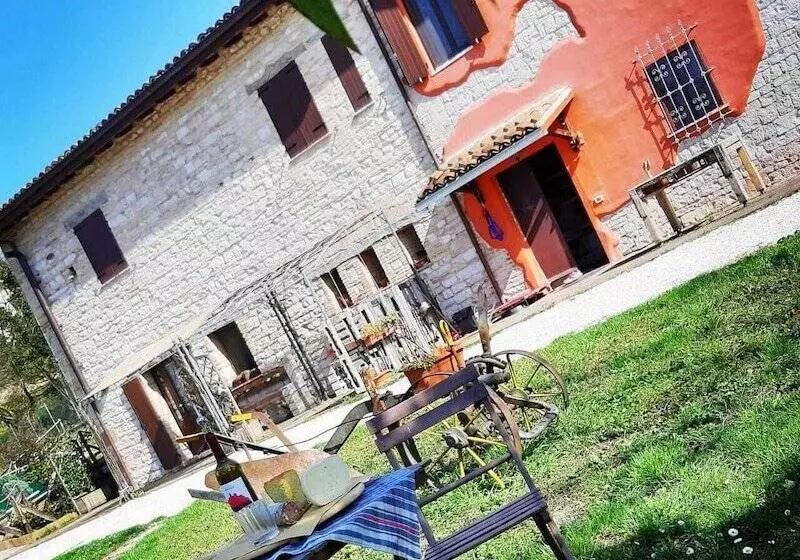 Hotelli Agriturismo Cà Sorci