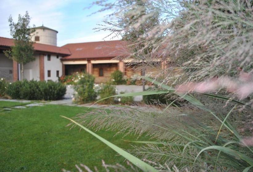 هتل Agriturismo Tetto Garrone