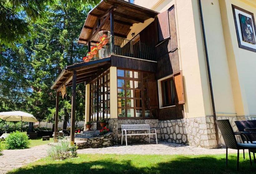 צימר Villa Dei Pini