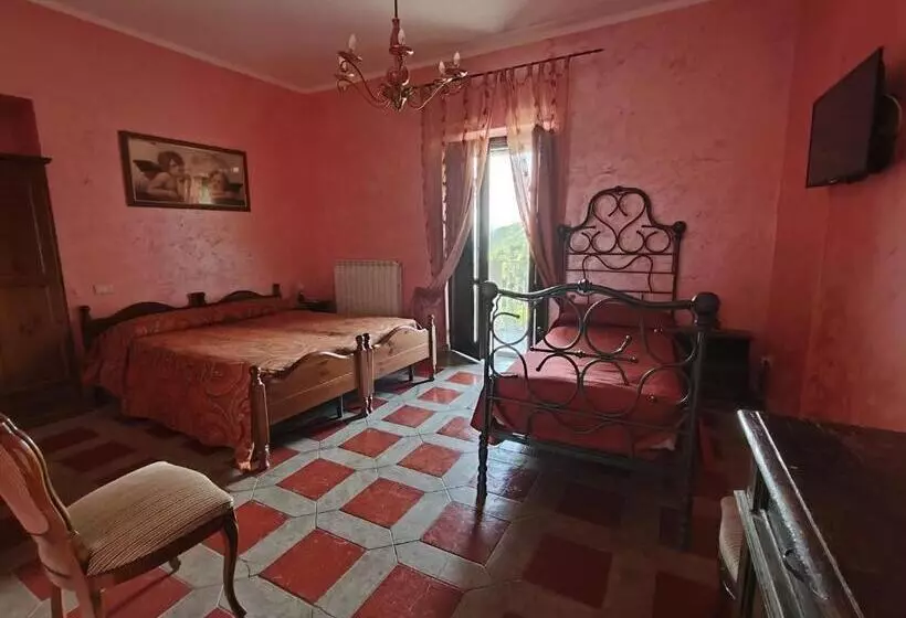 ホテル Agriturismo Donna Bianca