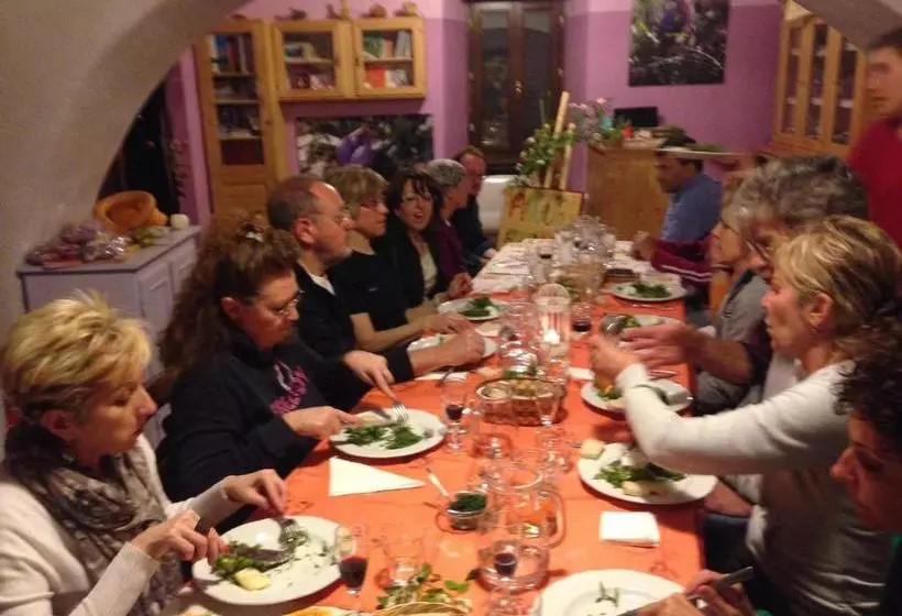 Hotelli Agriturismo Zafferano E Dintorni