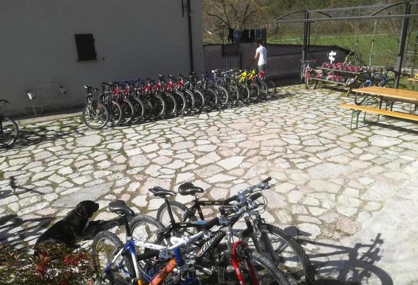 Отель Agriturismo Zafferano E Dintorni