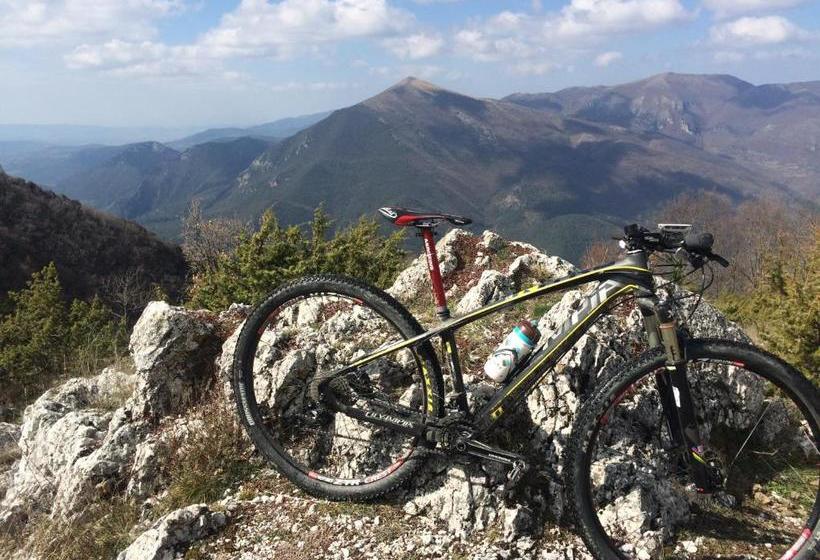 Отель Agriturismo Zafferano E Dintorni