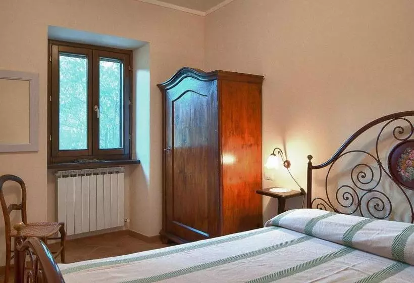 Hotelli Agriturismo Zafferano E Dintorni