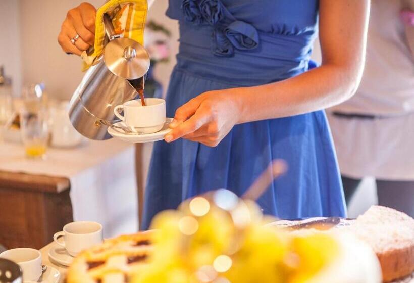 Отель Le Pervinche