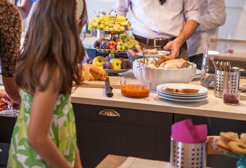 Отель Le Pervinche