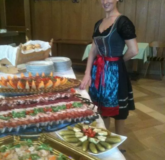 پانسیون Burgfrieden