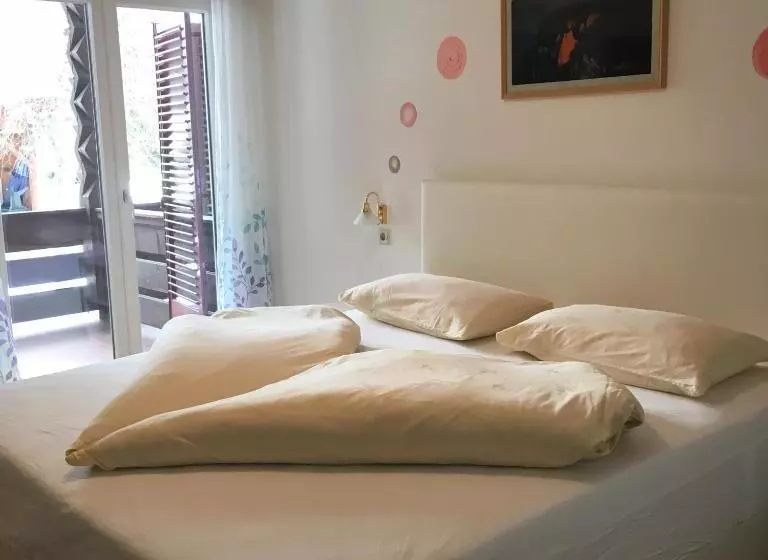 پانسیون Burgfrieden