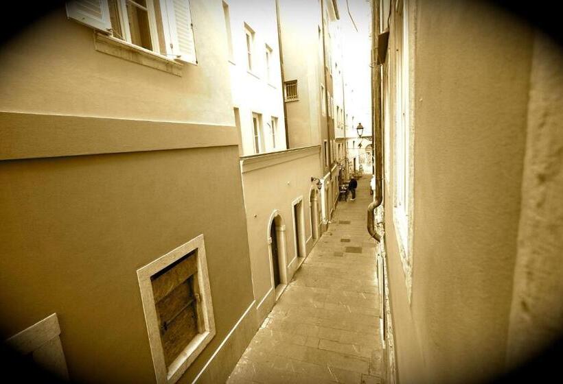 Piazza Grande City Residence