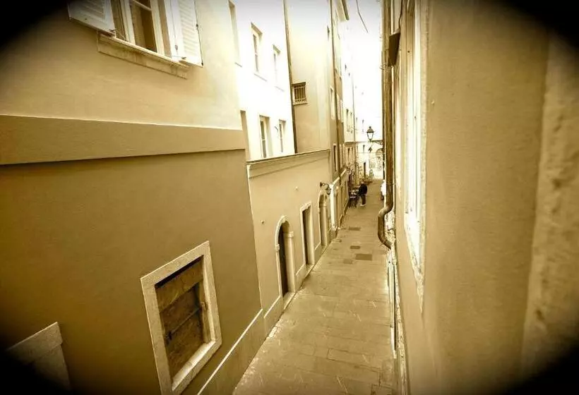 Piazza Grande City Residence