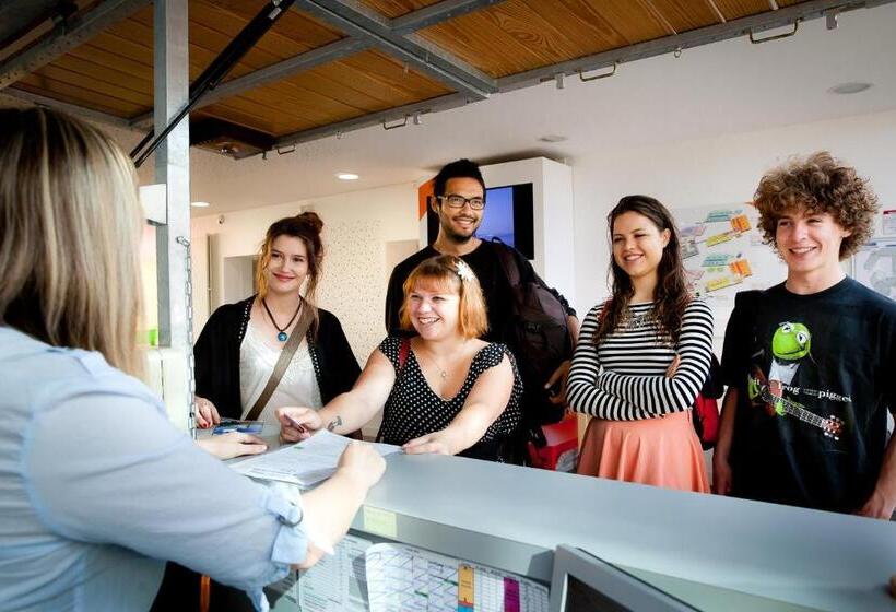 هاستل Auberge De Jeunesse