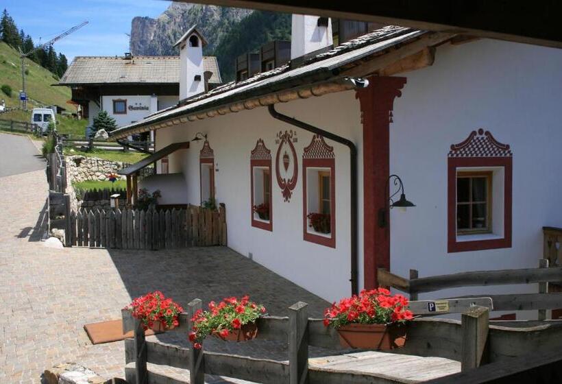 Hotell Agriturismo Maso Larciunei