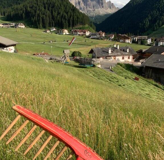 Hotell Agriturismo Maso Larciunei