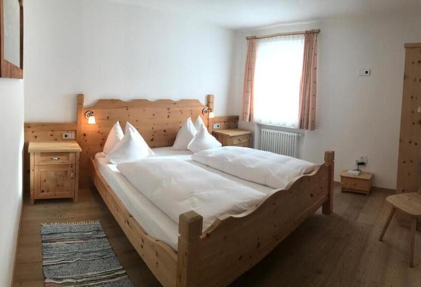 Hotell Agriturismo Maso Larciunei