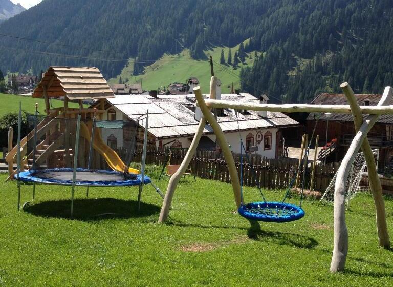 Hotell Agriturismo Maso Larciunei