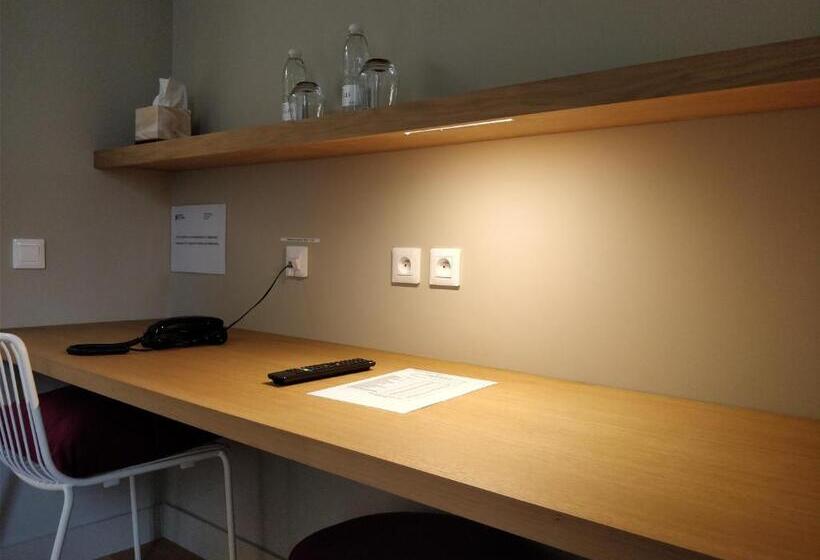 Отель Hôtel Le Domaine Du Moulin De Monjous