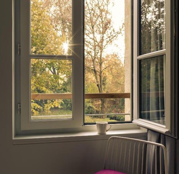 Отель Hôtel Le Domaine Du Moulin De Monjous