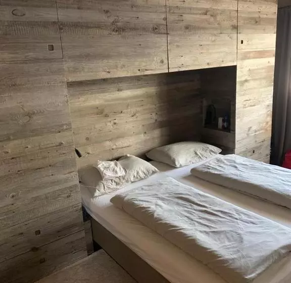 Nei Y Suredl Nevesole