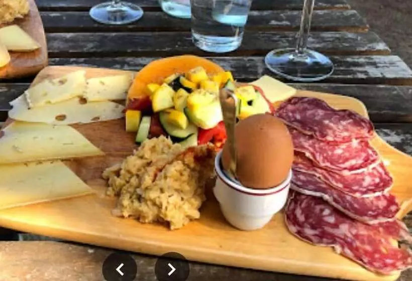 Aamiaismajoitus (B&B) Ecluse De La Tindière