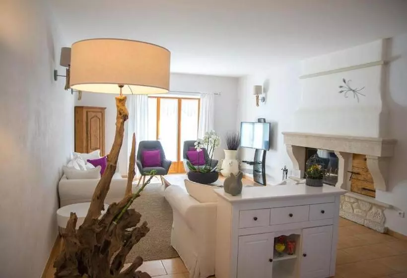 ペンション La Bastide Des Bourguets Adults Only, Mont Ventoux