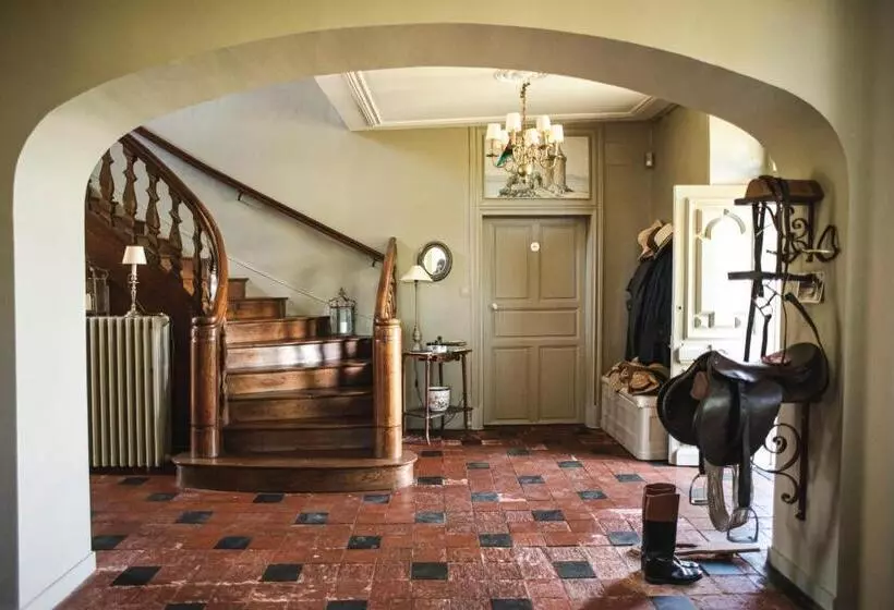 Aamiaismajoitus (B&B) Domaine De La Partoucie