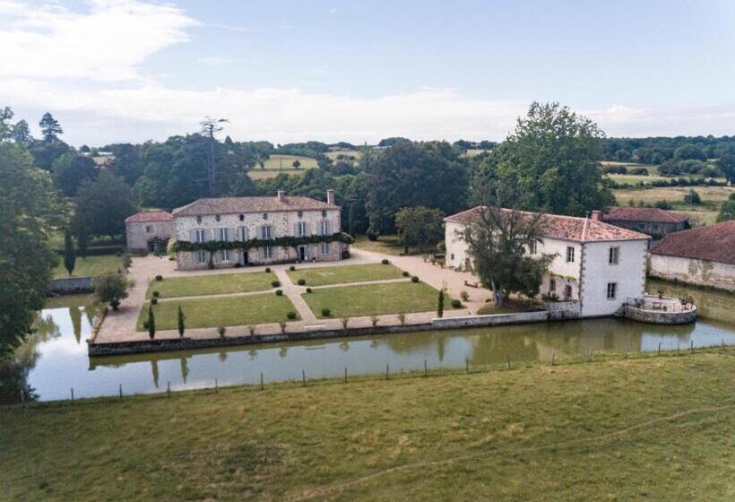 צימר Domaine De La Partoucie