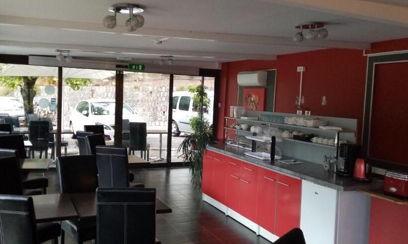 ユースホステル Le Relais De Monti