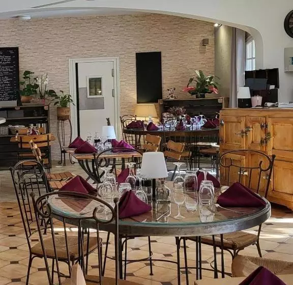 Auberge De La Table Ronde