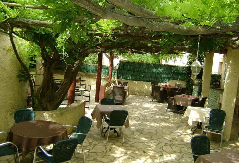 旅馆 Le H De Sernhac