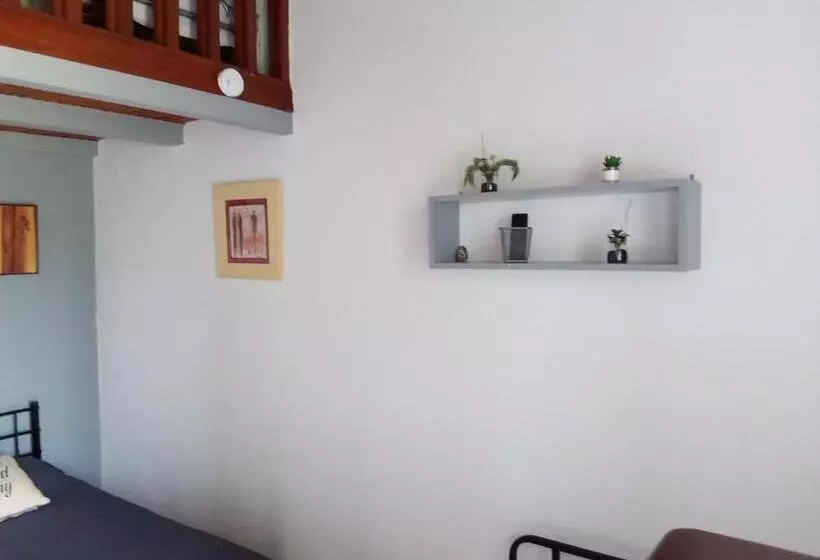 Retkeilymaja Le H De Sernhac