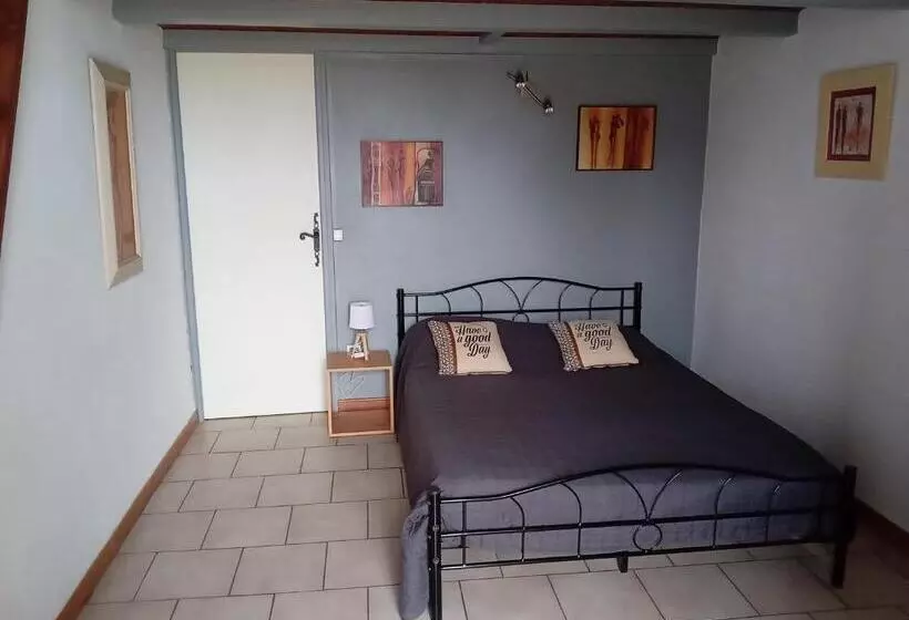 Retkeilymaja Le H De Sernhac