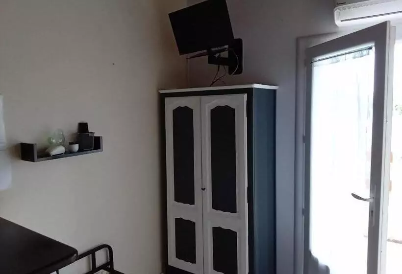 Retkeilymaja Le H De Sernhac