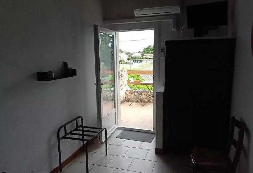 Retkeilymaja Le H De Sernhac