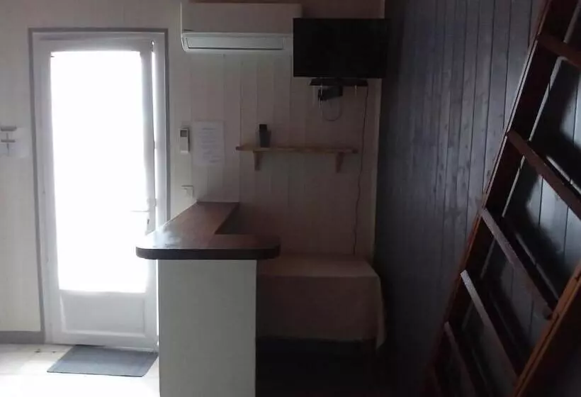 Retkeilymaja Le H De Sernhac