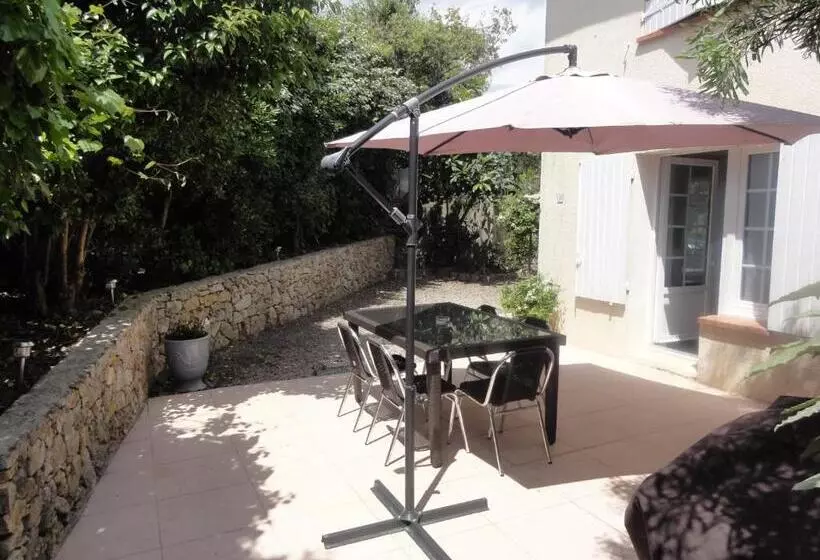 ペンション Au Reveil Des Cigales