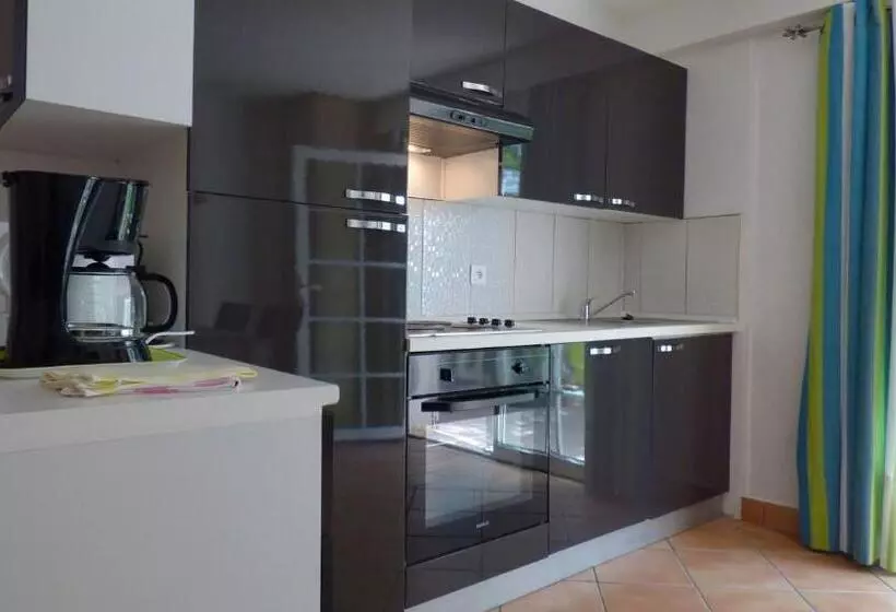 ペンション Au Reveil Des Cigales