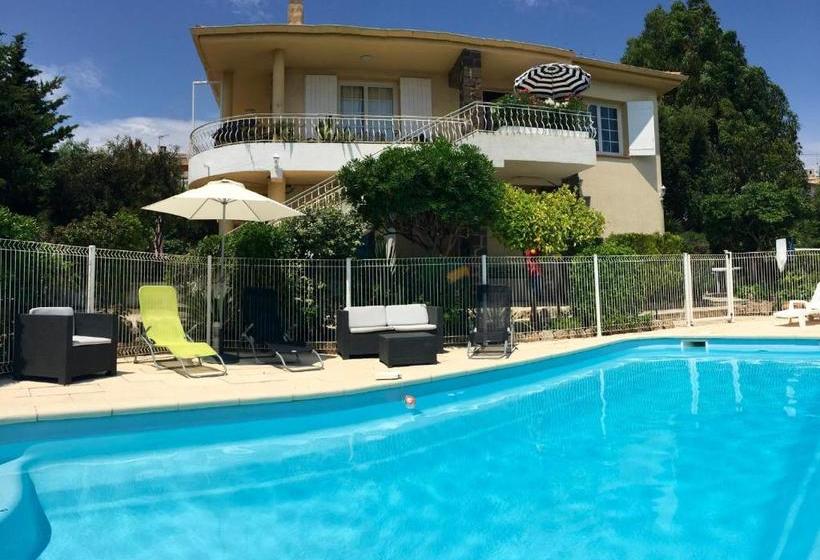 ペンション Au Reveil Des Cigales