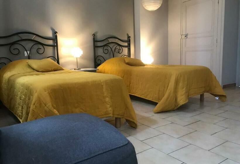 פנסיון La Vieille Demeure