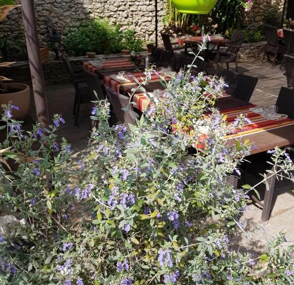 Пансион Le Relais Des Dentelles