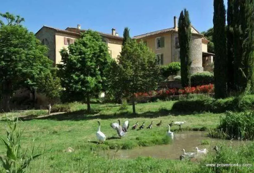 Majatalo Une Campagne En Provence