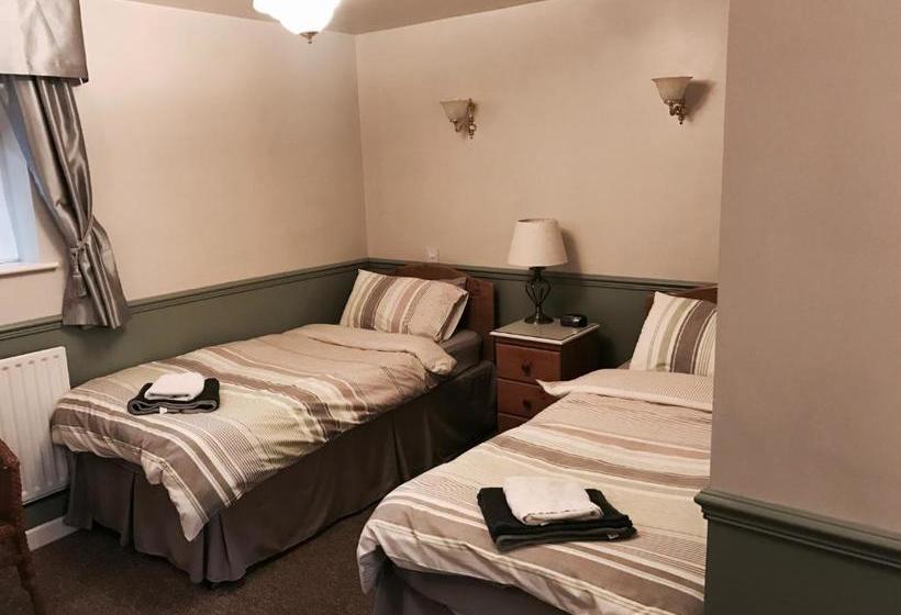 هاستل The Red Lion Inn & Restaurant