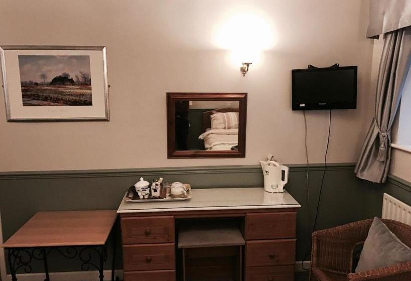 هاستل The Red Lion Inn & Restaurant