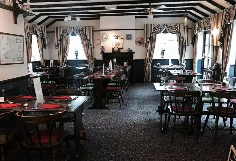 ユースホステル The Red Lion Inn & Restaurant