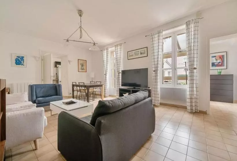 Alexandra Apartments