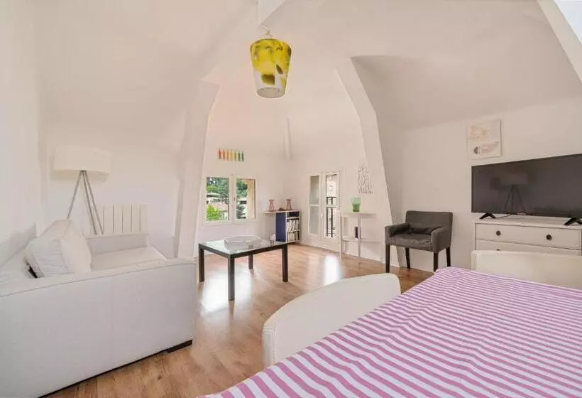 Alexandra Apartments