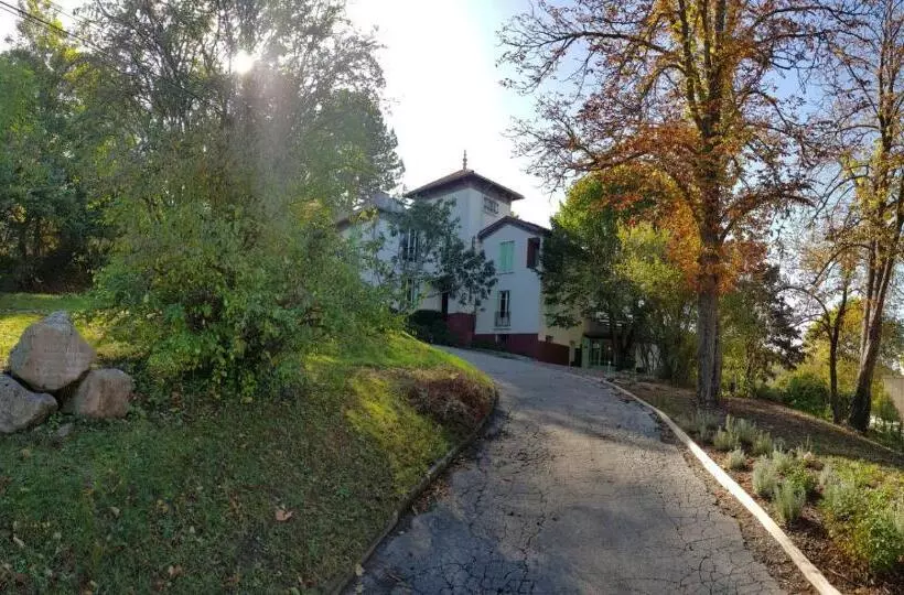 Alexandra Apartments