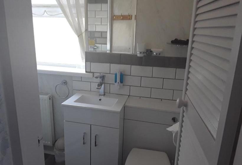 تختخواب و صبحانه Three Palms