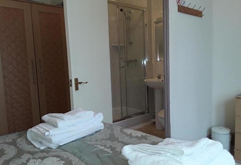 تختخواب و صبحانه Three Palms