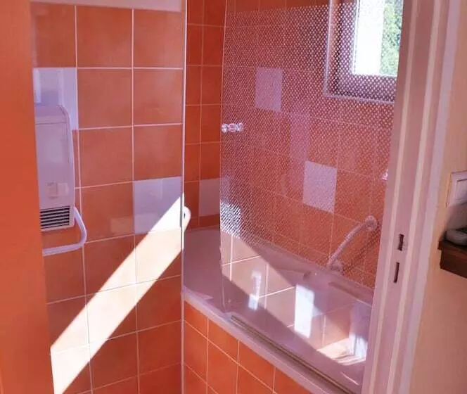 Majatalo La Ferme Aux Abeilles