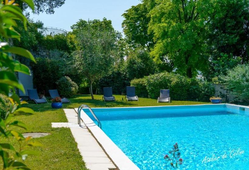 פנסיון Le Castel Du Mont Boisé